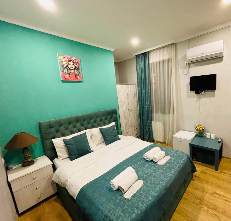 Book Hotel Tiflis Exterior foto