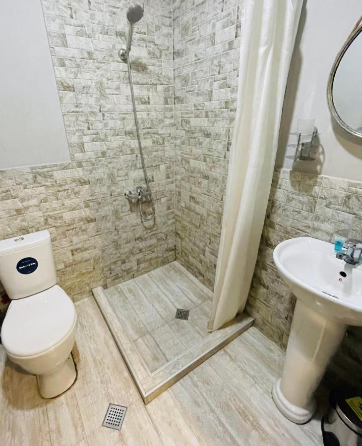 Book Hotel Tiflis Exterior foto