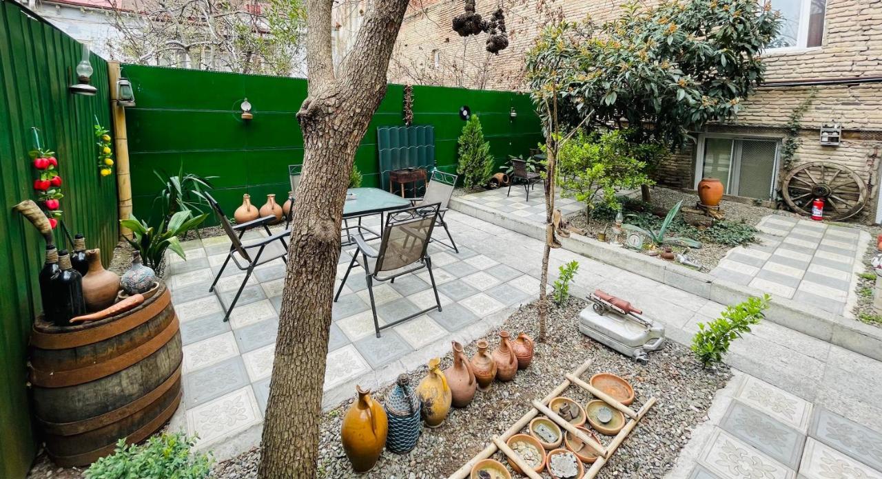 Book Hotel Tiflis Exterior foto